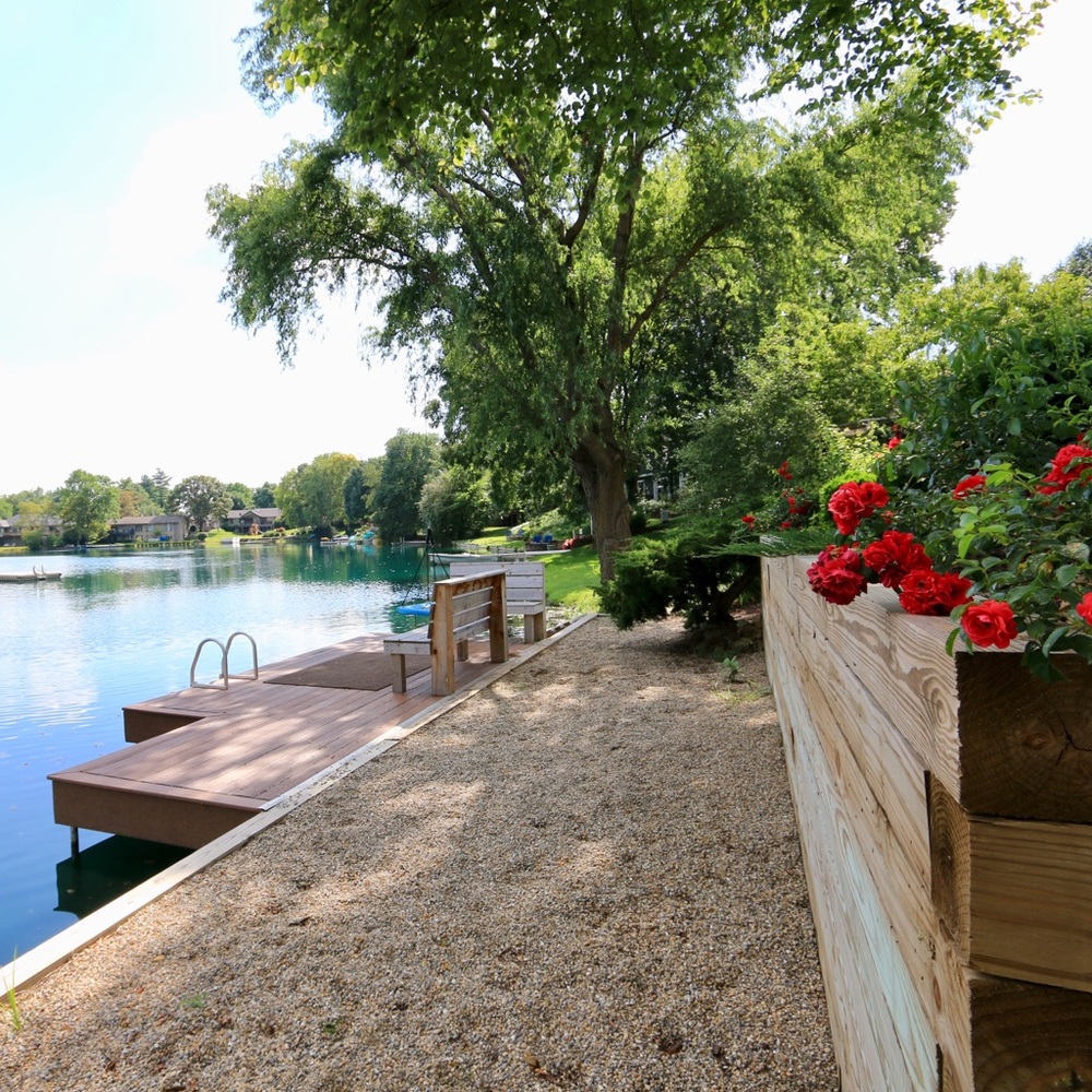 Hi! I am your Posh Ambassador for lulusbestbuys!